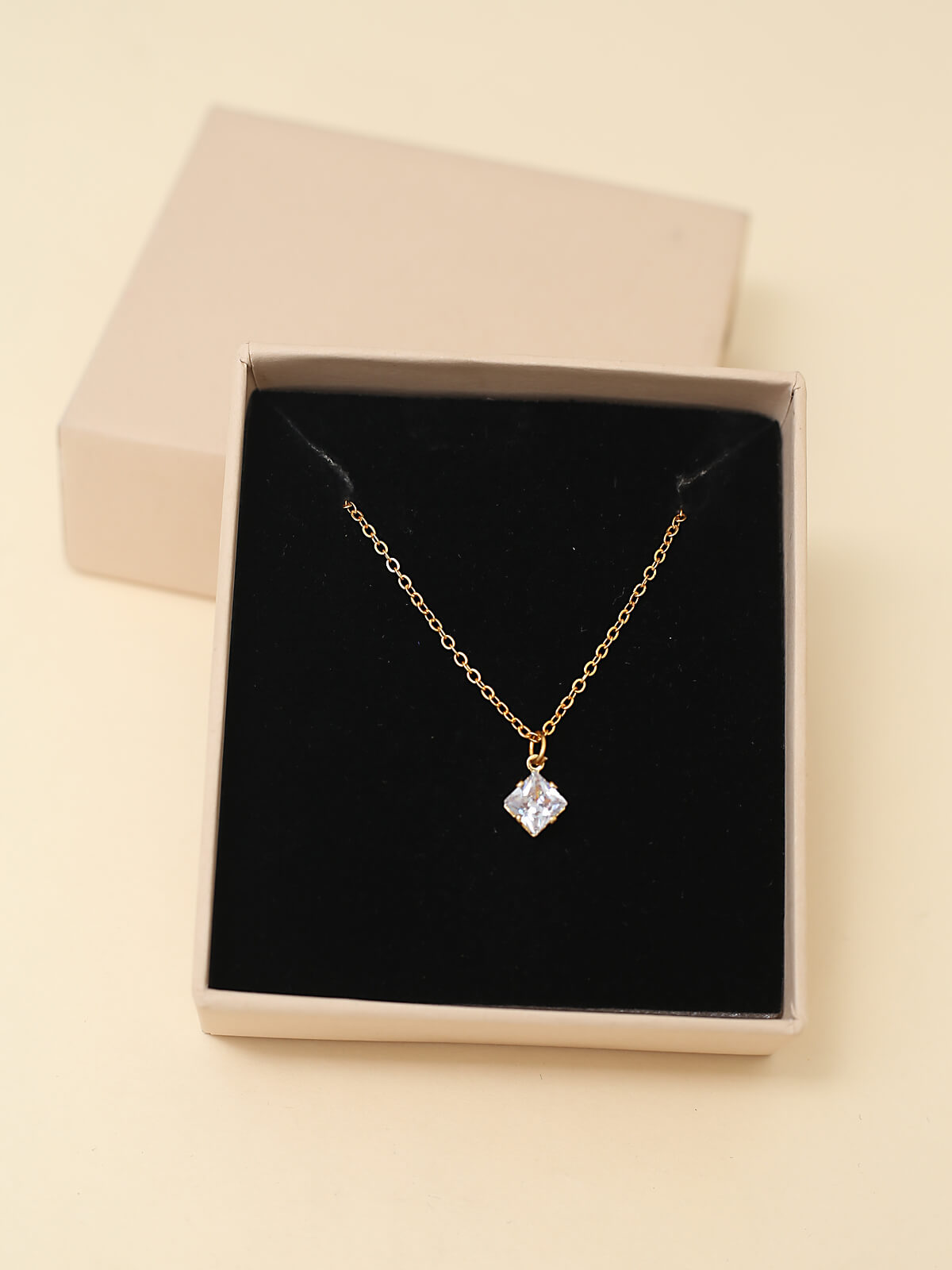 Alora necklace