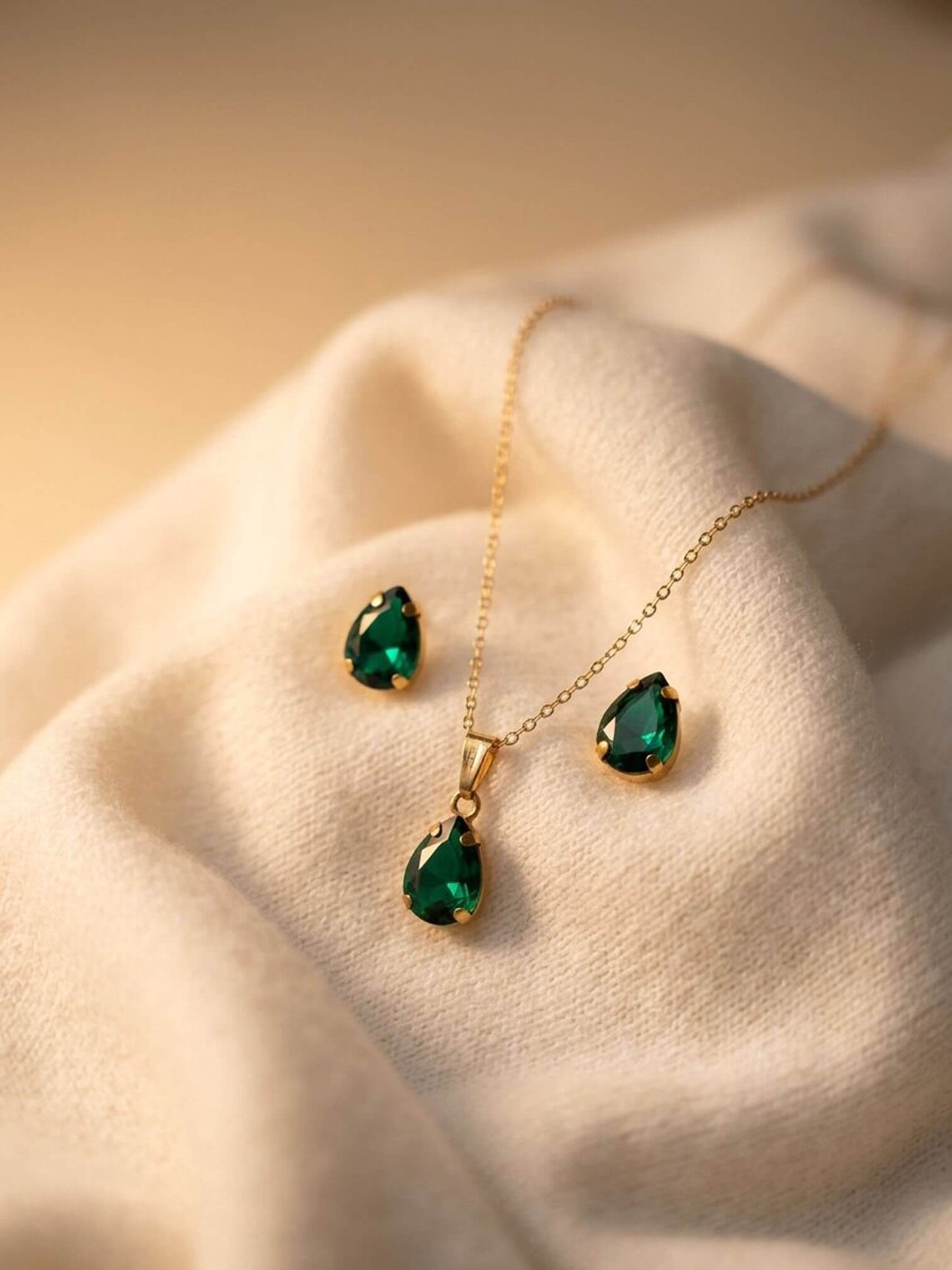Paloma necklace set