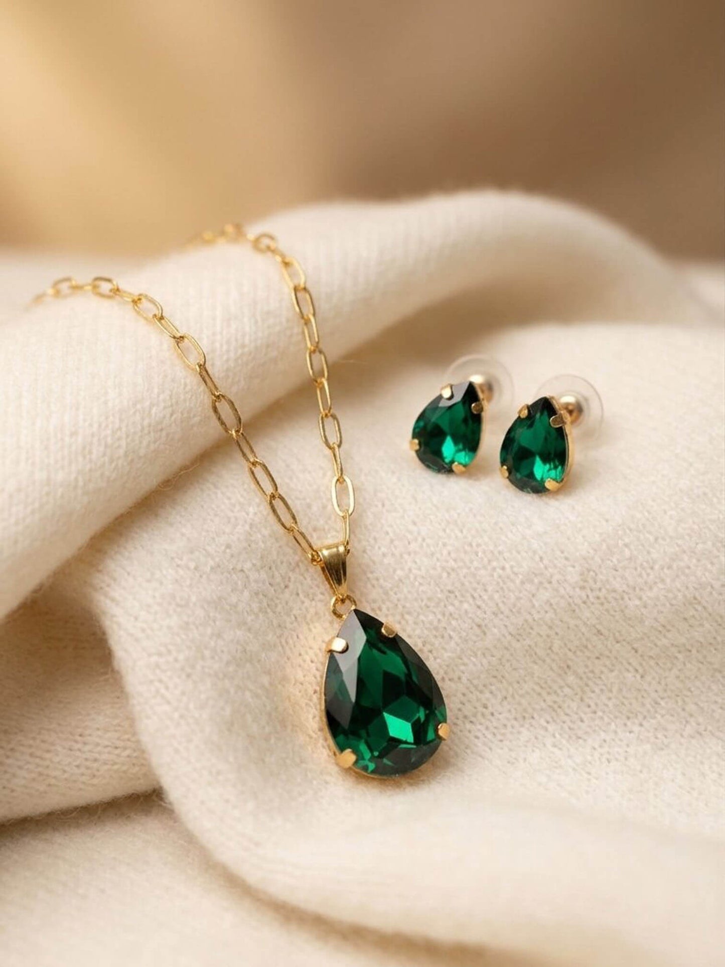 Arisbeth necklace set