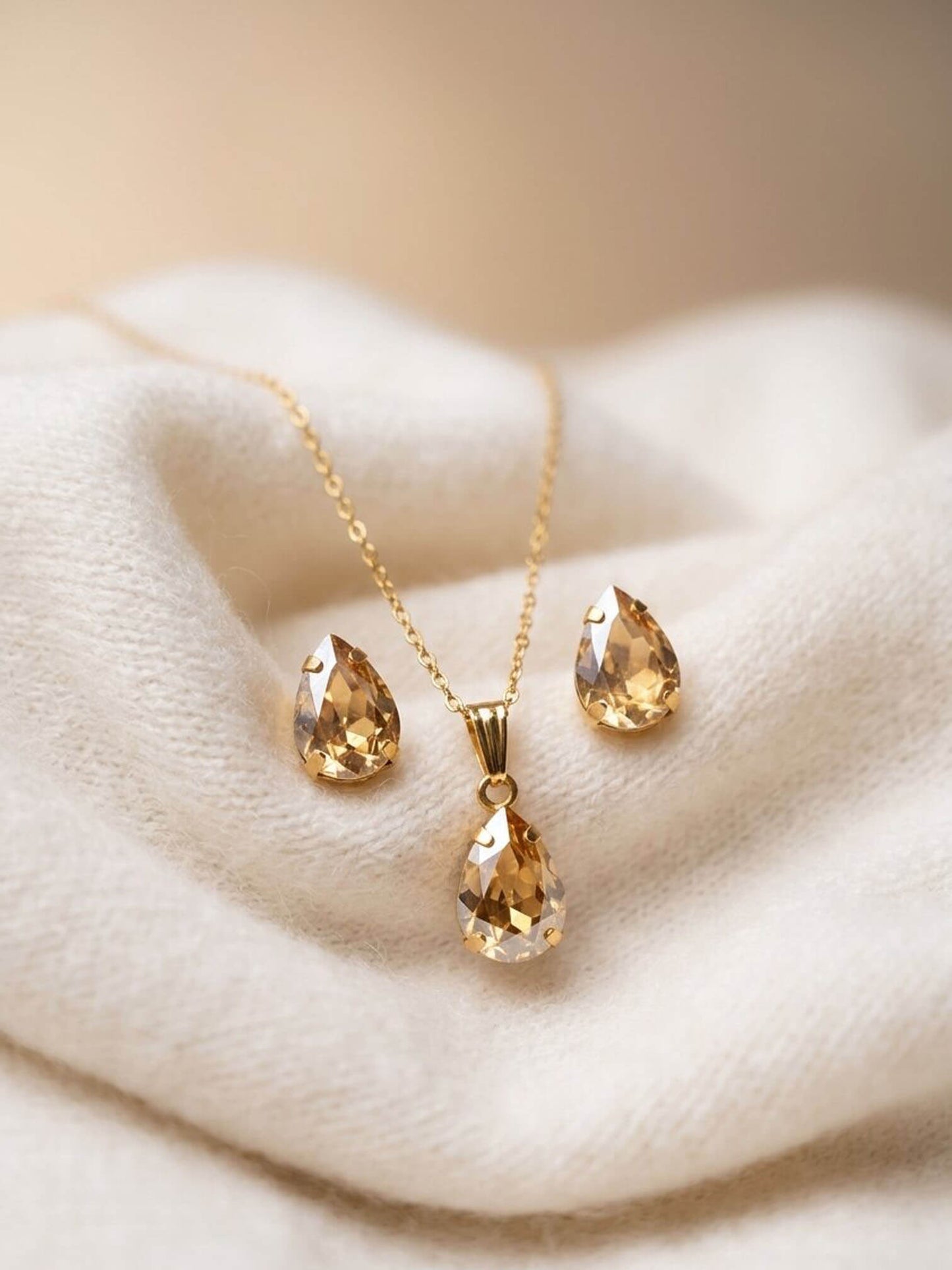 Mikaela necklace set