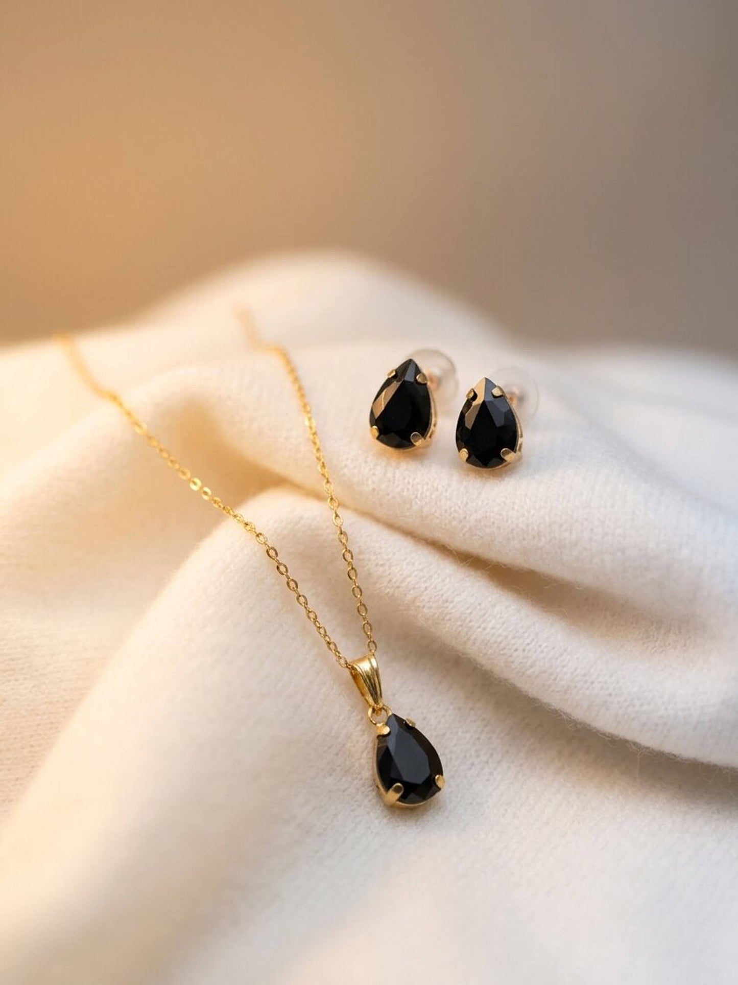 Jayleen necklace set