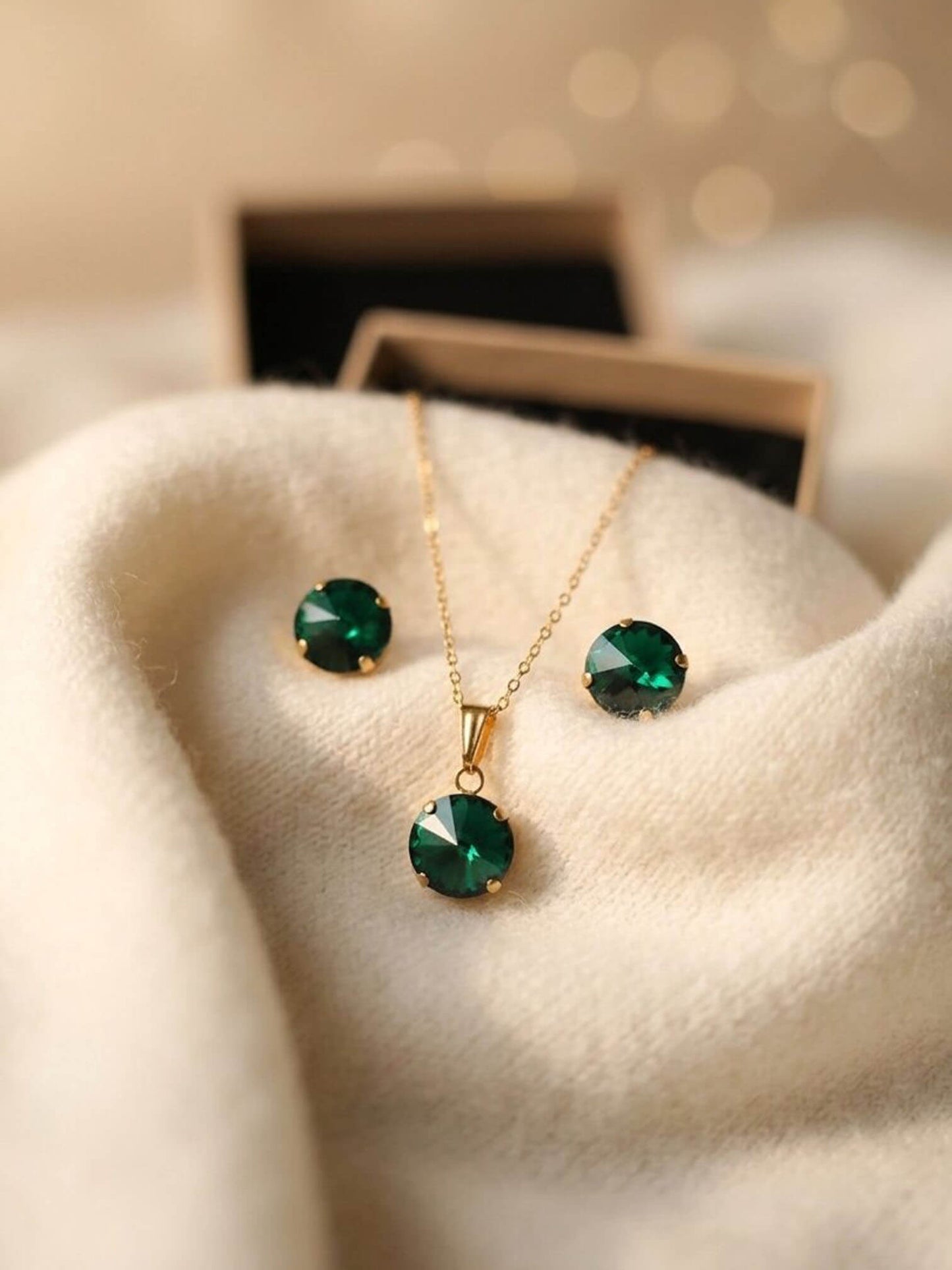 Amyra necklace set