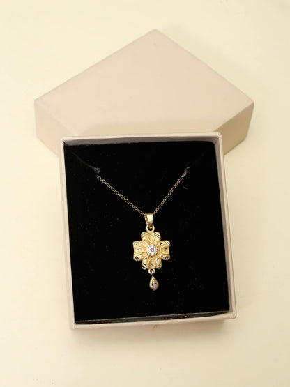 Carly necklace