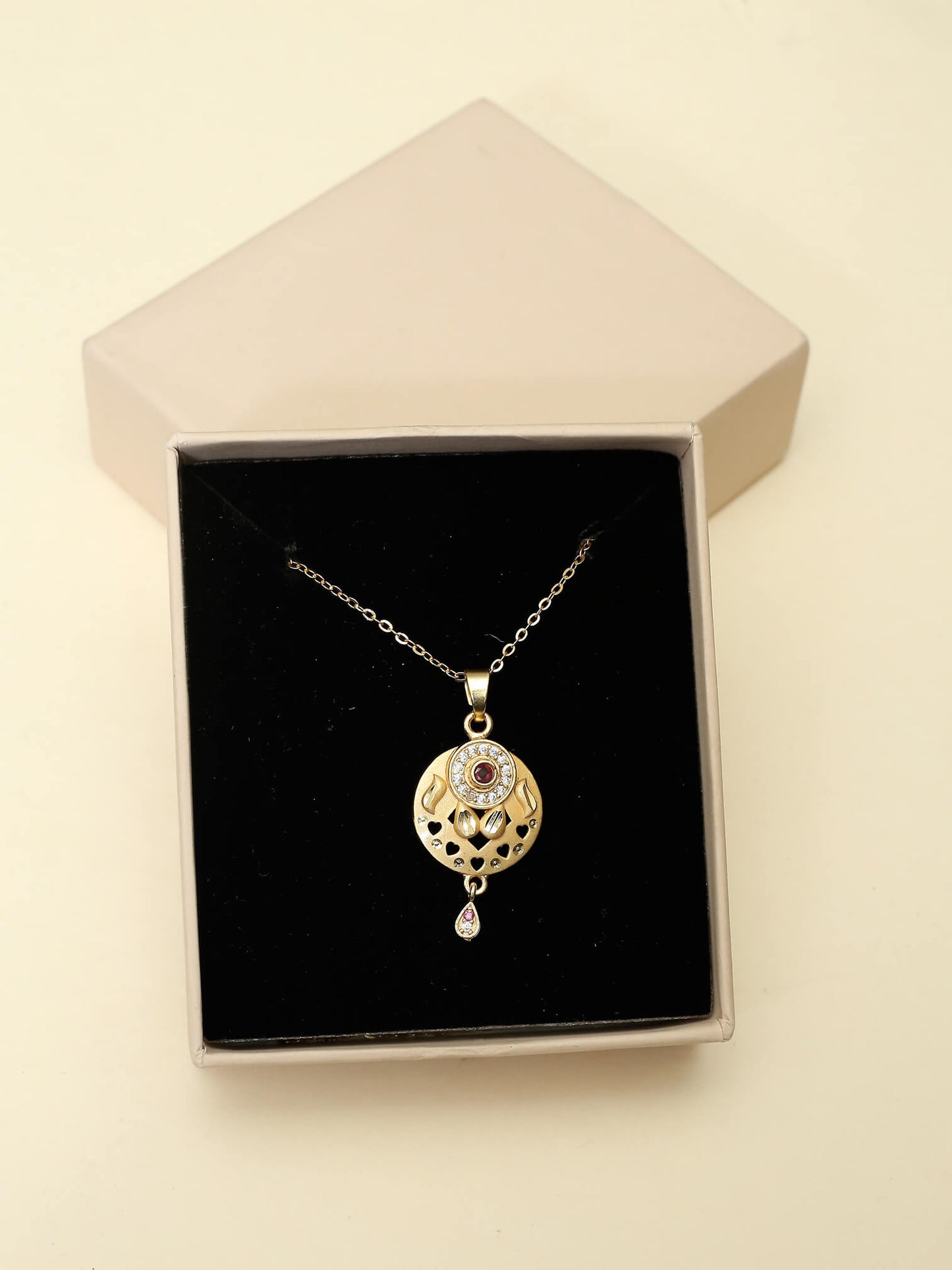 Liv necklace