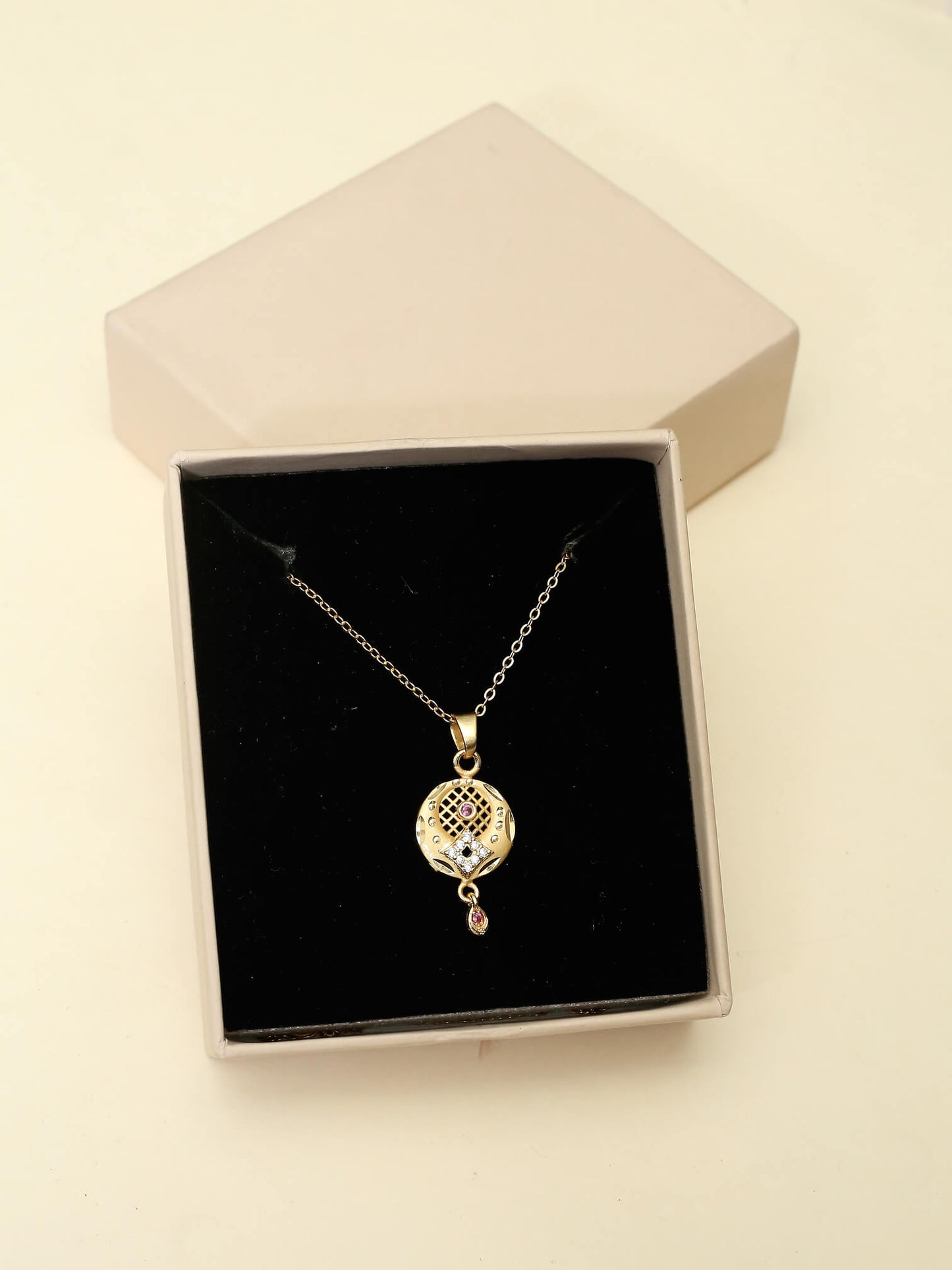 Azari necklace